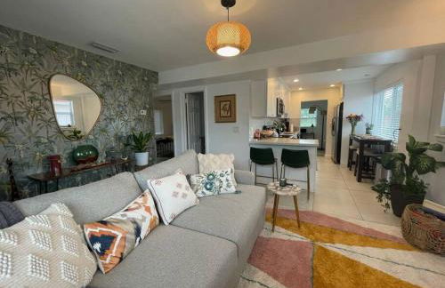 Jungle Cottage with luxury pool, hot tub and more! - Photo 5