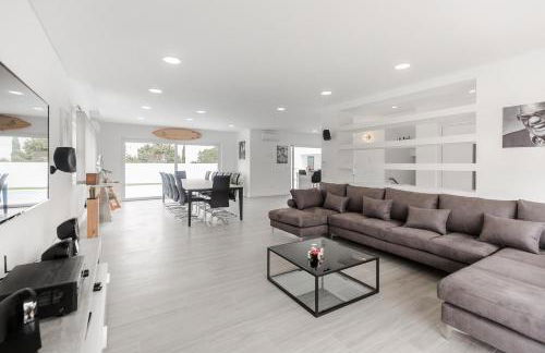 Chill Villa - Luxury villa with jacuzzi and private swimming pool - Photo 22