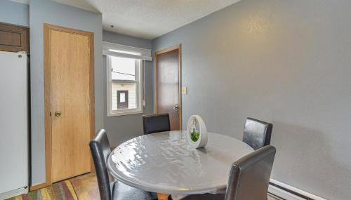 Walk to Crooked Lake Beach and Dtwn! Home with Patio - Foto 2