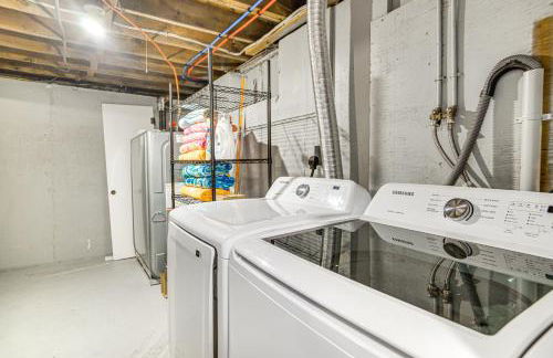 Private Beach and Resort-Style Perks Cape Cod Home - Foto 28