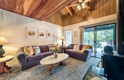 Pinecrest Retreat with Fireplace! - Photo 12