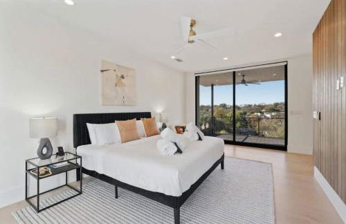 Barton Springs Luxe Heated Pool Spa Sleeps 16 - Photo 42