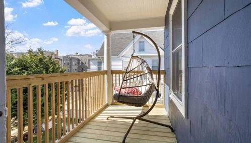 AC 9 BR 4BA Victorian Manor - 1 Block to Beach - Foto 2