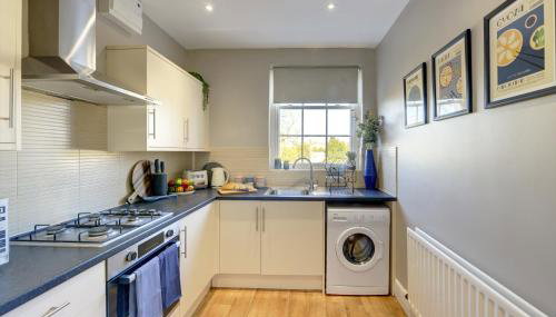 Regency Nest by Spa Town Property - Stylish 3 Bedroom Apartment on 2 Floors, Central Leamington Spa - Foto 5, stove, pet friendly, minibar