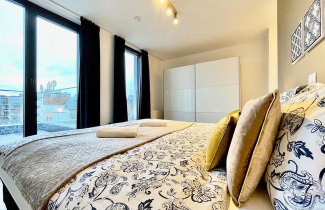 Modern 2BR Penthouse Near Diamond District by Oneluxstay - Foto 23