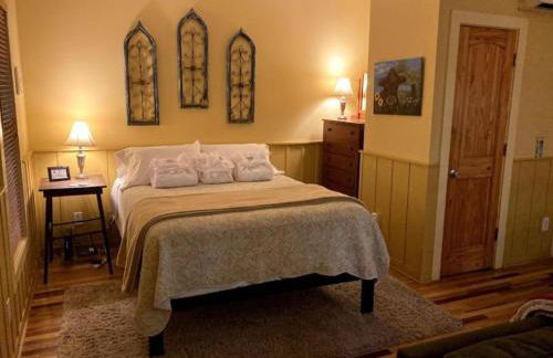 Rustic Cabin on 28-Acre Property in the Foothills of the Blue Ridge Mountains - Foto 30