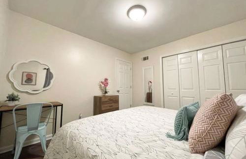 *Pristine Pad * King Bed *Duke * Long Term Stays* - Foto 2