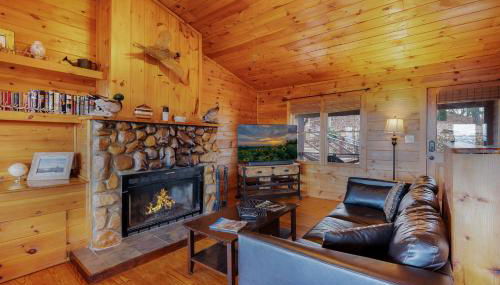 Eagles View Ridge - Gorgeous Mountain Views from the Hot Tub + Firepit - Foto 4