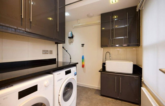 The South Hampstead Hideaway - Stylish 6bdr Home - Photo 27