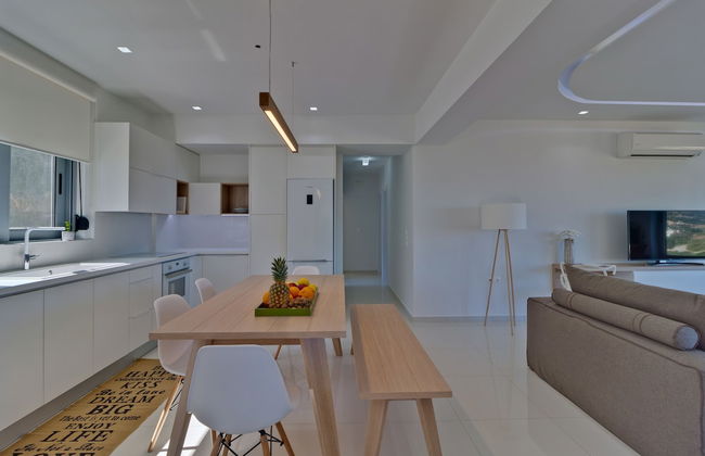 Asterios Villa - Photo 2