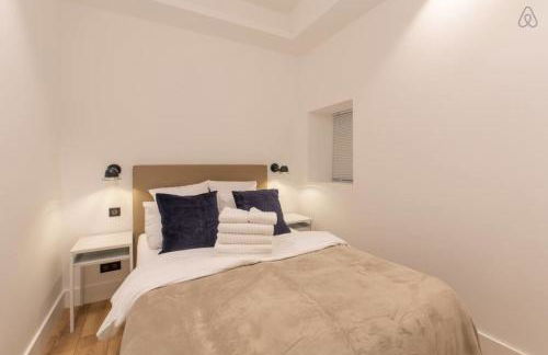 COURS SALEYA Renovated 3 Bedrooms 1 min to Beach Air Conditioning - Foto 15