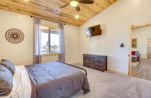 Hike and Snow Play! Overgaard Home with Fireplace - Foto 11