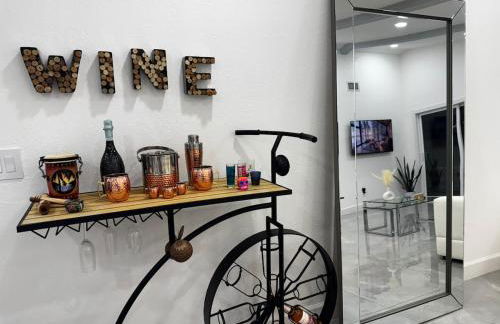 The Palm Stay Near SWF Airport laundry - Foto 38