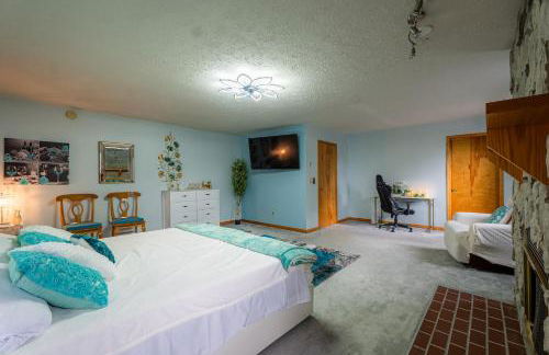 Panorama Point - Sauna, hot tub, theater room - Photo 38