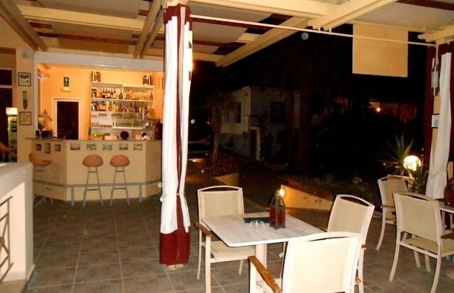 Lambrinos Suites - Photo 40