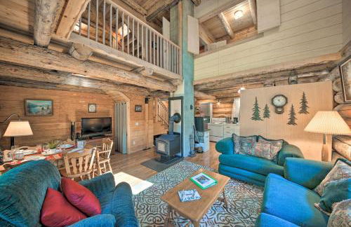 Expansive Moyie Riverfront Cabin - Pets Welcome! - Foto 1