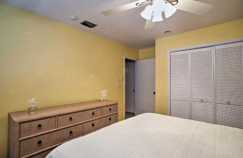 Riviera Beach Home with Pool - Walk to Beaches! - Foto 19