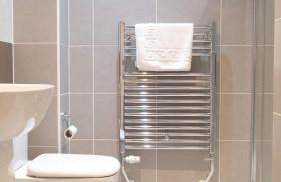 Spacious 4 Bedroom Home with Garden in Bedford - Foto 63