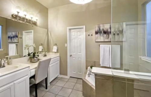 Pro Designed Home 4BDRM POOL - Foto 16