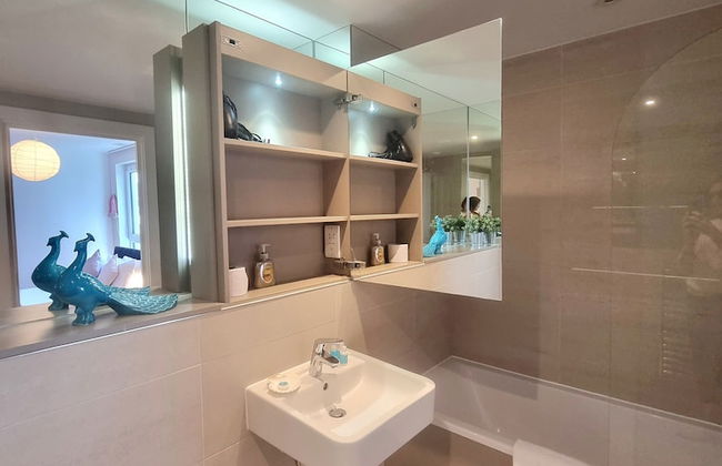 2-bed 2-bath Greenwich Apartment with balcony & lift - Foto 49