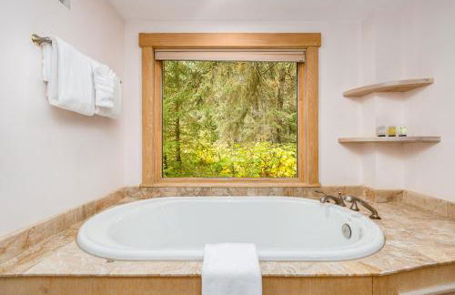 Iris Pond - Photo 31