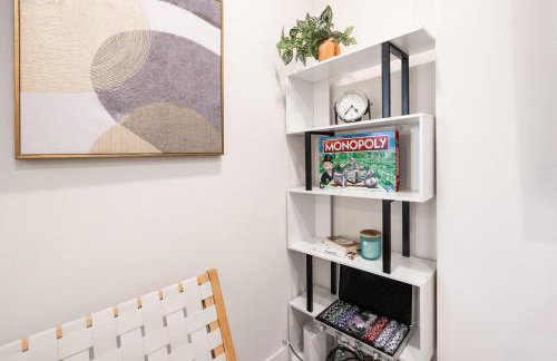 Newly Remodeled Hilltop 4B Retreat with Gym - Foto 10