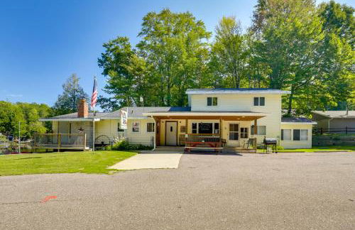 Lakefront Suring Home with Pool Table and Views! - Foto 3