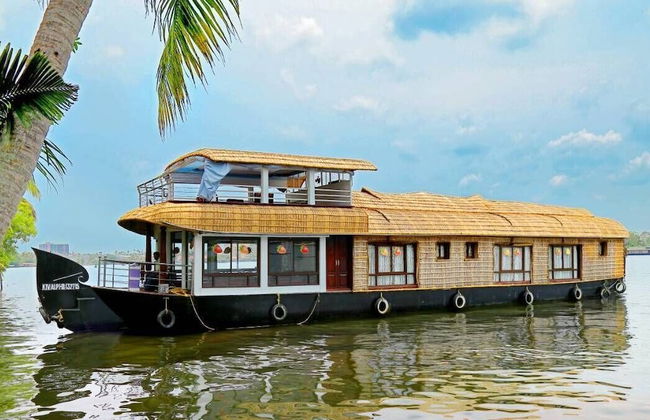 Lake India House Boats - Foto 1