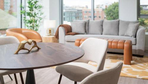 Central Space to Balance Life Work Play 7 Sleeps - Foto 2