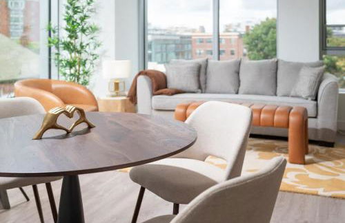 Central Space to Balance Life Work Play 7 Sleeps - Photo 2