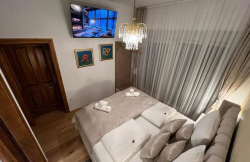La Luna Royal Deluxe Luxury House with Pool & Jacuzzi, Bikes and Secured Parking - Photo 74