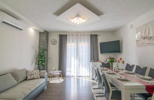 Villa Milena with heated pool and jacuzzi - Photo 48