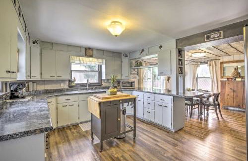 Eclectic Ladysmith Hideaway Hike and Hunt! - Foto 9