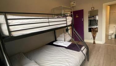 Westminster Inn - Foto 5, wardrobe