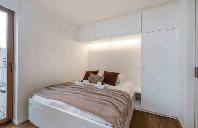 Modern Apartment With Terraces and Parking - Photo 29