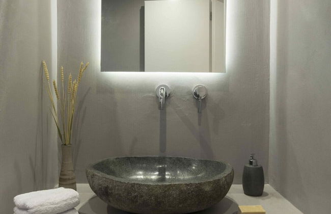 Phos Villas Tinos - Helios Villa With Private Pool and Sea View 96m - Photo 25