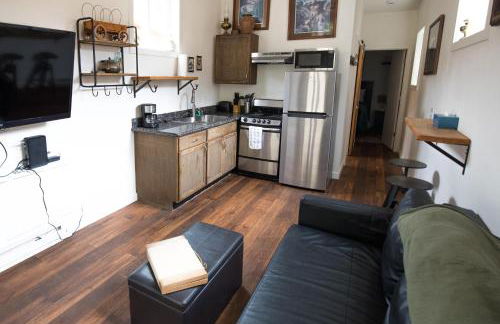 Miners Cabin at Base Camp Lodging Company - Foto 7