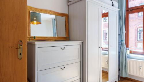 BELIEBT - Saale Altstadt Apartment - Foto 5, wardrobe