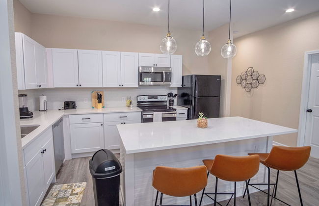 Beautiful Fenced 3BR 2BA Near Exciting Downtown - Foto 9