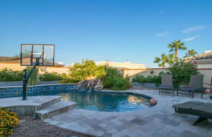 Spectacular Hilltop Home W/resort Like Backyard! - Foto 38