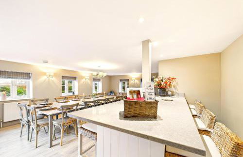 Cottage In Norfolk Sleeps 23 - Private Pool, Fishing Lake, Hot Tub Ref 99008Sc - Foto 36