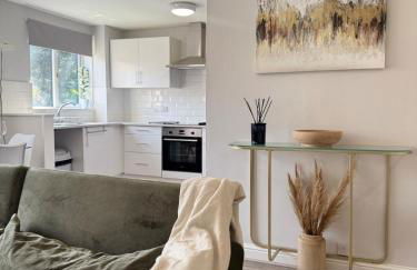 Zone 2 Modern 1 bed Flat with Seperate Office - Foto 1