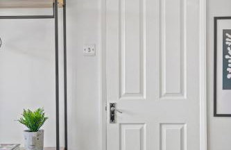 Grab a Deal Today! Massive Home For Contractors & Parking for 4 - Foto 50