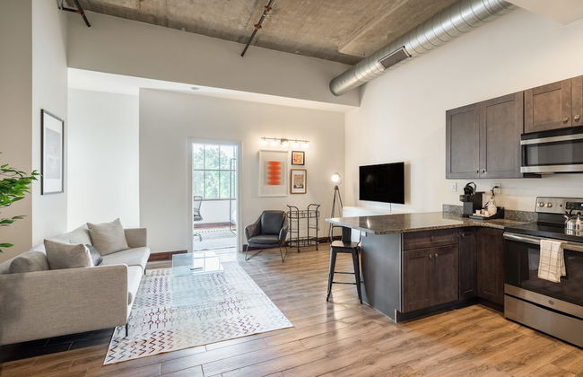 Sosuite 2BR Apt w Balcony W D Gym On-site Bar - Foto 3