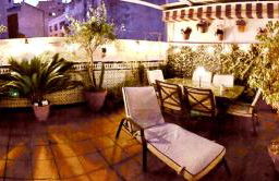 Maravilloso apartamento céntrico de 70m2, jardín propio 40m2 con piscina para niños y parking opcional - Foto 37