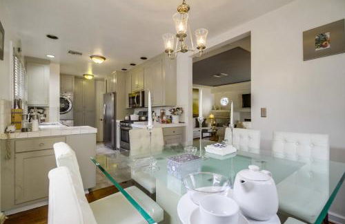 A Touch of Cape Cod in West Hollywood - Foto 6