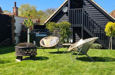 The Cartshed, Coltishall, Norfolk - Photo 1