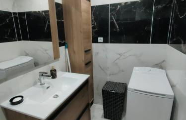 Appart 1 ch rénové avec piscine - Photo 7