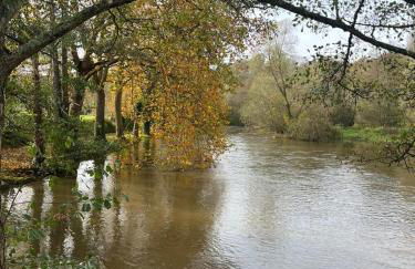 Gîte familial au bord de l'Orne, au pied du château de Mesnil-Glaise - Foto 2