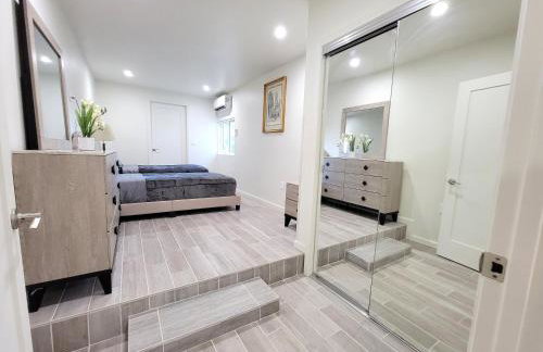 Modern 2BR Guest Suite w En-Suite Bathrooms 10 min to Rodeo Drive Near Kaiser and Cedars hospitals - Foto 22